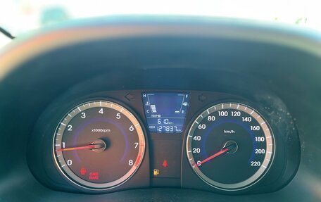 Hyundai Solaris II рестайлинг, 2012 год, 740 000 рублей, 5 фотография