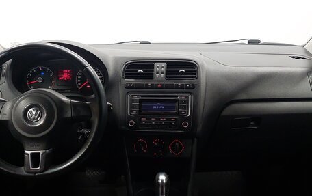Volkswagen Polo VI (EU Market), 2013 год, 700 000 рублей, 10 фотография