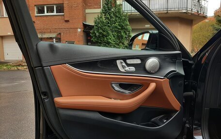 Mercedes-Benz E-Класс, 2019 год, 3 500 000 рублей, 9 фотография