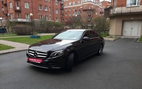 Mercedes-Benz E-Класс, 2019 год, 3 500 000 рублей, 3 фотография