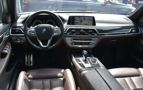 BMW 7 серия, 2017 год, 3 930 000 рублей, 6 фотография