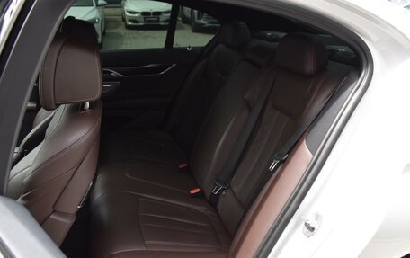 BMW 7 серия, 2017 год, 3 930 000 рублей, 9 фотография