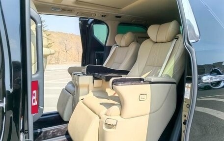 Toyota Alphard III, 2021 год, 9 802 994 рублей, 8 фотография