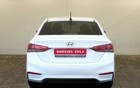 Hyundai Solaris II рестайлинг, 2017 год, 995 000 рублей, 3 фотография
