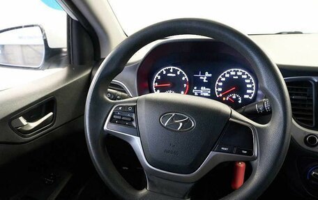 Hyundai Solaris II рестайлинг, 2017 год, 995 000 рублей, 8 фотография