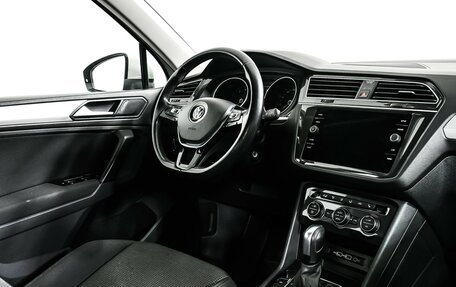 Volkswagen Tiguan II, 2019 год, 2 290 000 рублей, 9 фотография