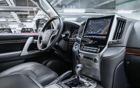 Toyota Land Cruiser 200, 2018 год, 2 фотография