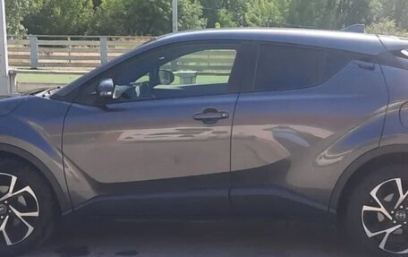 Toyota C-HR I рестайлинг, 2019 год, 1 950 000 рублей, 2 фотография