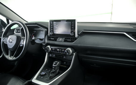 Toyota RAV4, 2020 год, 3 550 000 рублей, 6 фотография