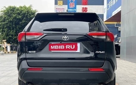 Toyota RAV4, 2021 год, 2 250 005 рублей, 5 фотография