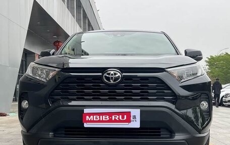 Toyota RAV4, 2021 год, 2 250 005 рублей, 2 фотография