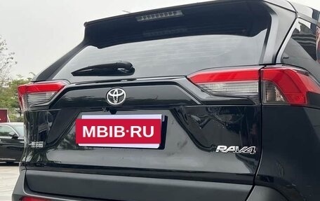 Toyota RAV4, 2021 год, 2 250 005 рублей, 4 фотография