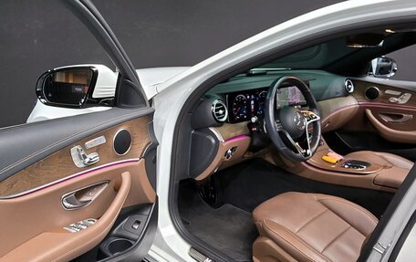 Mercedes-Benz E-Класс, 2021 год, 3 700 000 рублей, 5 фотография
