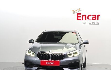 BMW 1 серия, 2022 год, 2 275 000 рублей, 2 фотография