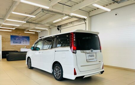 Toyota Noah III, 2014 год, 2 049 000 рублей, 4 фотография