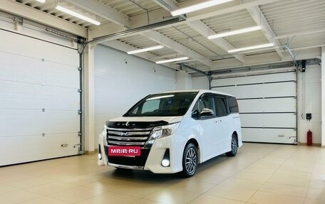 Toyota Noah III, 2014 год, 2 049 000 рублей, 2 фотография