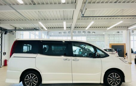 Toyota Noah III, 2014 год, 2 049 000 рублей, 7 фотография
