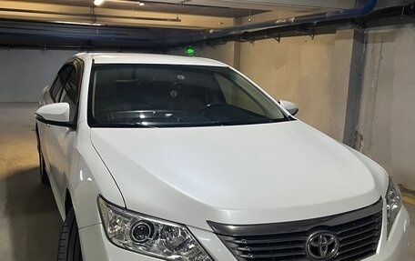 Toyota Camry, 2012 год, 1 950 000 рублей, 2 фотография