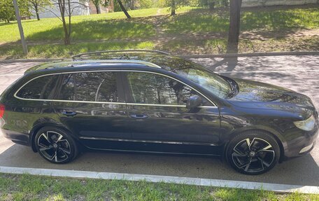 Skoda Superb III рестайлинг, 2011 год, 3 фотография