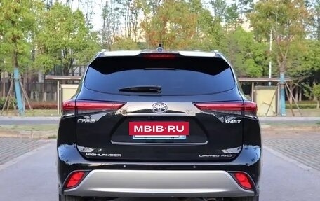 Toyota Highlander, 2022 год, 3 000 000 рублей, 6 фотография