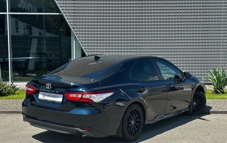 Toyota Camry, 2021 год, 2 390 000 рублей, 2 фотография