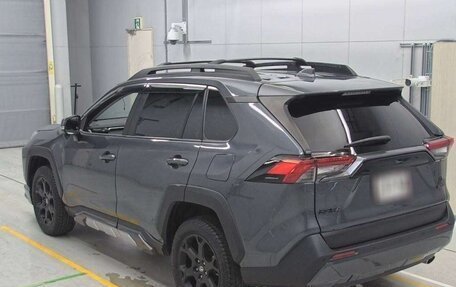 Toyota RAV4, 2022 год, 2 914 000 рублей, 4 фотография