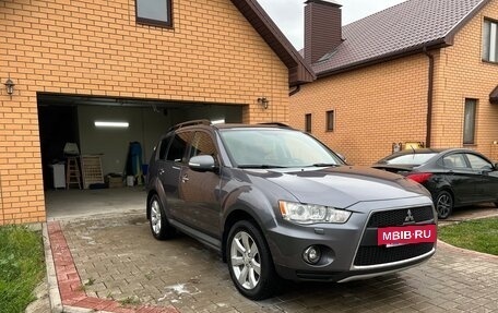 Mitsubishi Outlander III рестайлинг 3, 2011 год, 1 350 000 рублей, 2 фотография