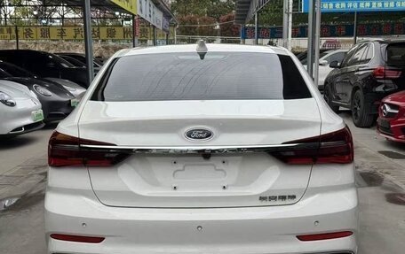 Ford Escort, 2021 год, 1 190 000 рублей, 5 фотография
