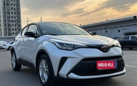Toyota C-HR I рестайлинг, 2022 год, 1 900 404 рублей, 3 фотография