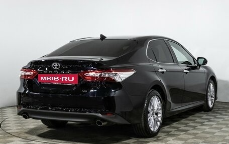 Toyota Camry, 2020 год, 3 450 000 рублей, 5 фотография