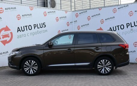 Mitsubishi Outlander III рестайлинг 3, 2019 год, 1 675 000 рублей, 4 фотография