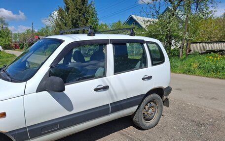 Chevrolet Niva I рестайлинг, 2003 год, 255 000 рублей, 2 фотография