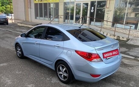 Hyundai Solaris II рестайлинг, 2012 год, 810 000 рублей, 3 фотография