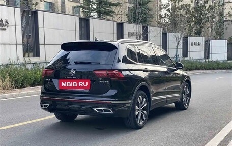 Volkswagen Tiguan II, 2022 год, 2 490 000 рублей, 4 фотография
