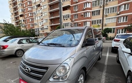 Hyundai H-1 II рестайлинг, 2013 год, 1 930 000 рублей, 1 фотография