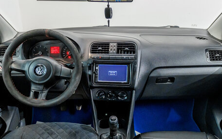 Volkswagen Polo VI (EU Market), 2011 год, 420 000 рублей, 15 фотография