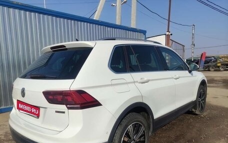 Volkswagen Tiguan II, 2018 год, 3 017 000 рублей, 3 фотография