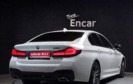 BMW 5 серия, 2022 год, 3 290 000 рублей, 2 фотография