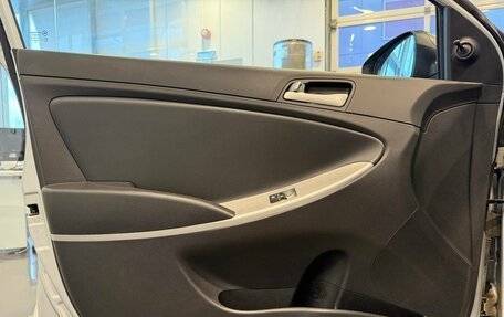 Hyundai Solaris II рестайлинг, 2013 год, 700 000 рублей, 13 фотография