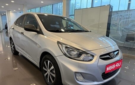 Hyundai Solaris II рестайлинг, 2013 год, 700 000 рублей, 3 фотография
