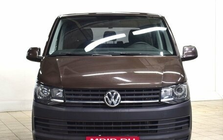 Volkswagen Caravelle T6 рестайлинг, 2015 год, 2 440 000 рублей, 2 фотография