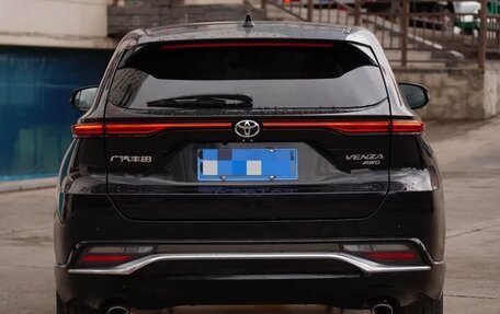 Toyota Venza, 2022 год, 3 350 000 рублей, 4 фотография