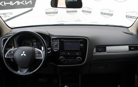 Mitsubishi Outlander III рестайлинг 3, 2013 год, 1 640 000 рублей, 11 фотография