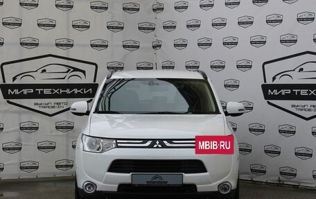 Mitsubishi Outlander III рестайлинг 3, 2013 год, 1 640 000 рублей, 3 фотография