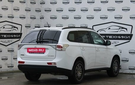 Mitsubishi Outlander III рестайлинг 3, 2013 год, 1 640 000 рублей, 5 фотография