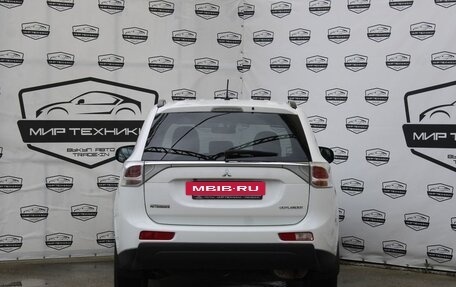 Mitsubishi Outlander III рестайлинг 3, 2013 год, 1 640 000 рублей, 7 фотография