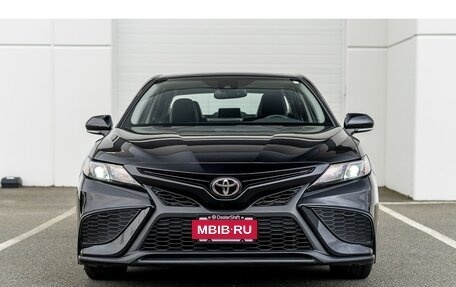 Toyota Camry, 2022 год, 2 750 000 рублей, 5 фотография