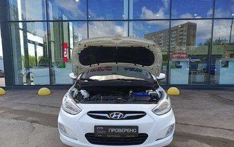Hyundai Solaris II рестайлинг, 2013 год, 830 000 рублей, 9 фотография