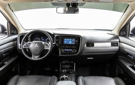 Mitsubishi Outlander III рестайлинг 3, 2012 год, 1 448 000 рублей, 14 фотография