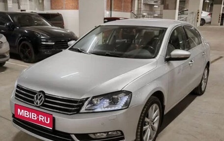 Volkswagen Passat B7, 2011 год, 900 000 рублей, 1 фотография
